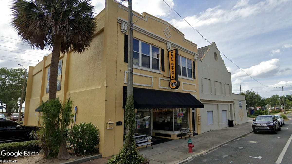 Uncorked is Opening on Lake Eustis