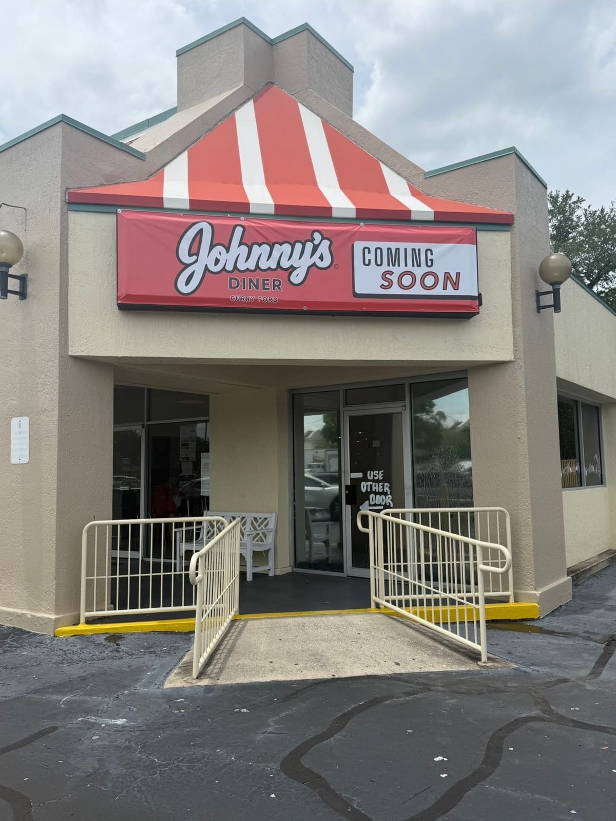 Johnny’s Diner Taking Over Daybreak Diner Space on Curry Ford Road
