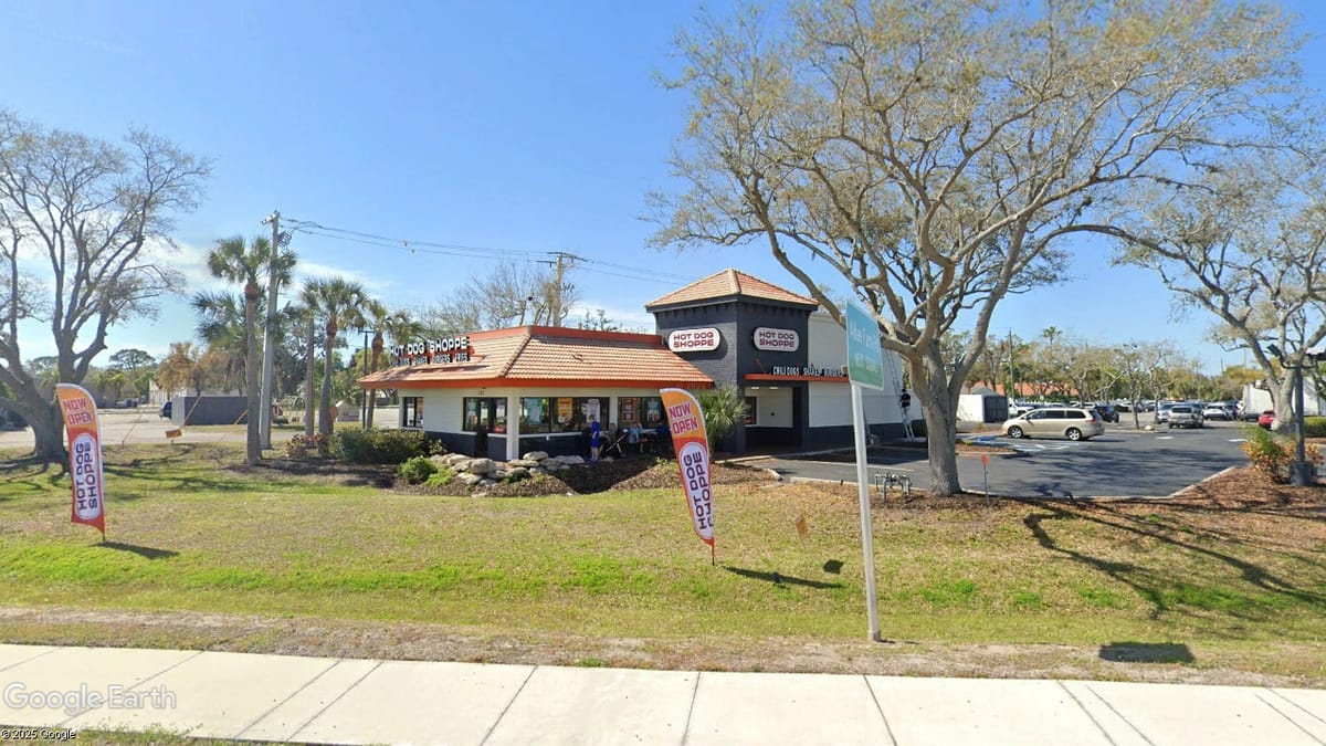 Wings Etc. Opening First Florida Location in Venice