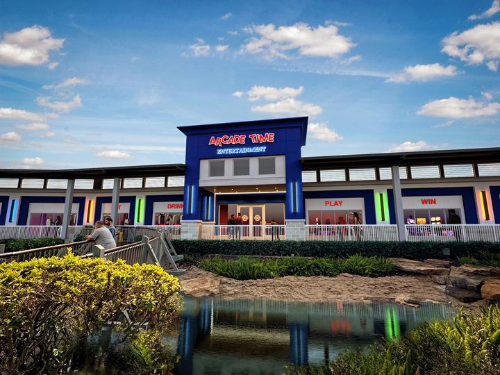 Arcade Time Entertainment, Honey Uninhibited, Cafe 352, and More New Restaurants