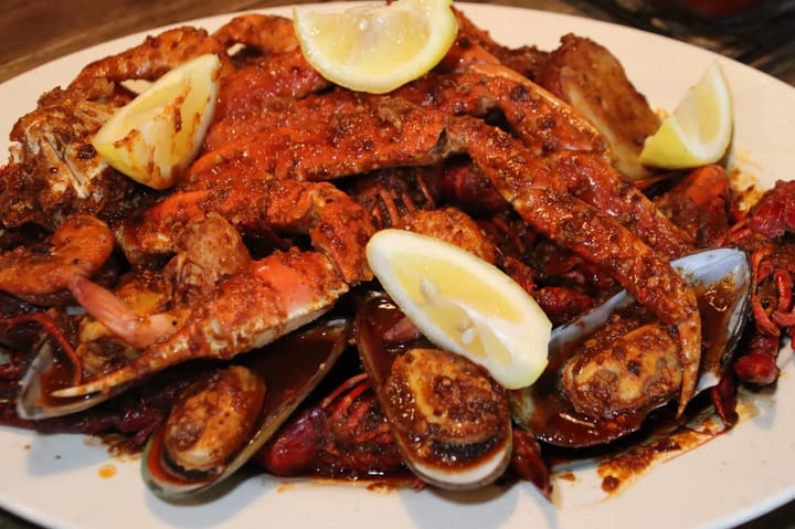 Red Crawfish Seafood and Wings Opening in Monroe